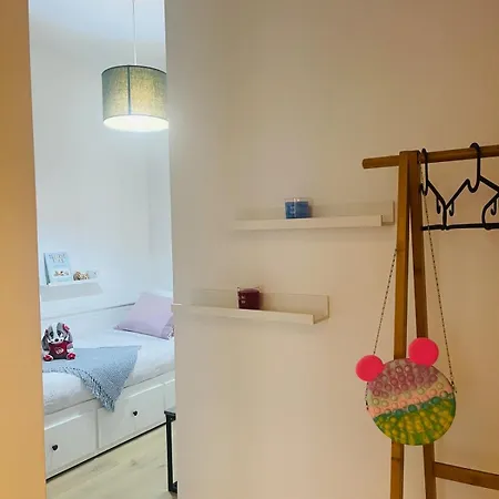 Anna * ترييستي