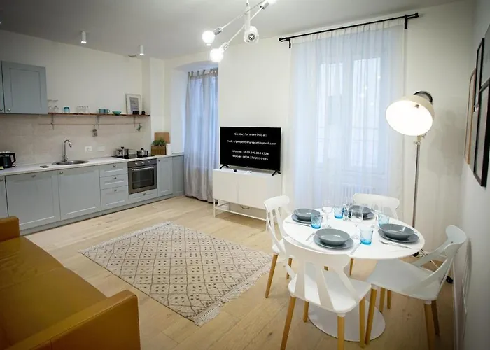 Anna * Τεργέστη